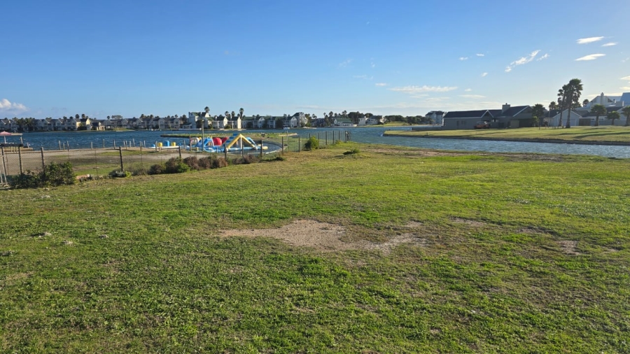 Commercial Property for Sale in Marina Martinique Eastern Cape
